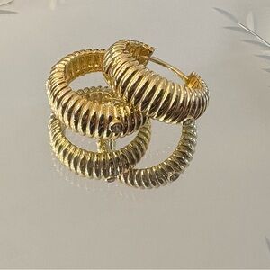 Gold plated, sterling silver, hinged, hoop earrings.